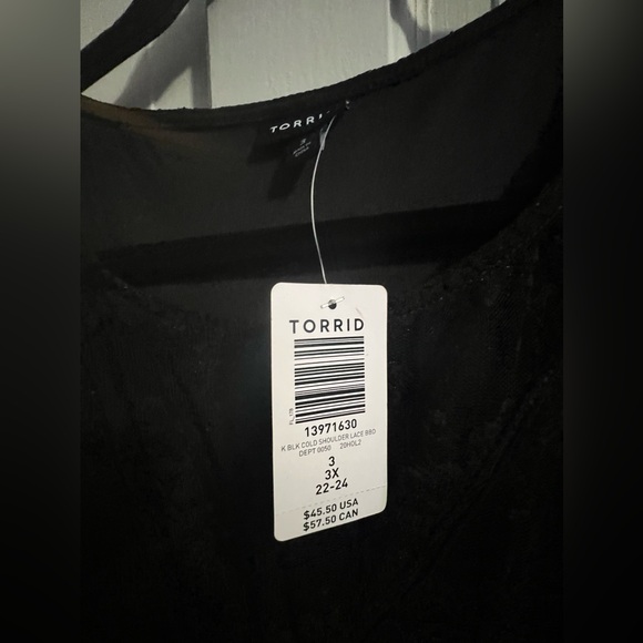 Torrid black place cold shoulder top - Picture 2 of 10